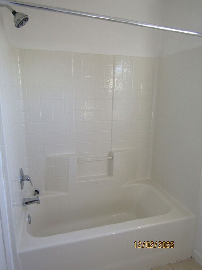 Building Photo - Beautiful 4 Bed 3 Bath Single Family Home in Santa Rosa- $3,250 per month!