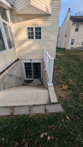 Building Photo - 4688 Woodland Rd