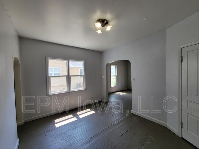 Building Photo - 1115 Mulberry St