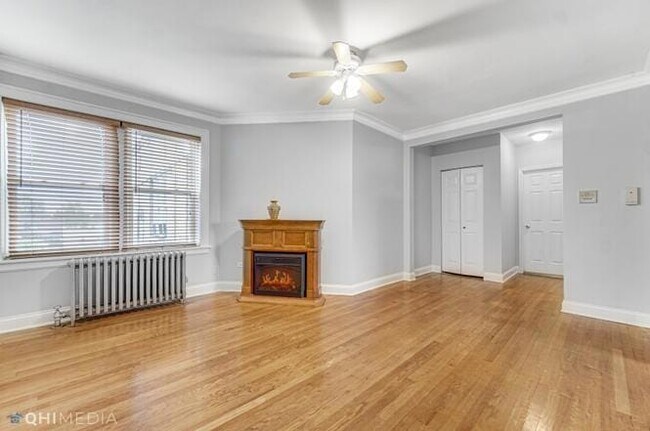 Building Photo - 2419 N Oak Park Ave