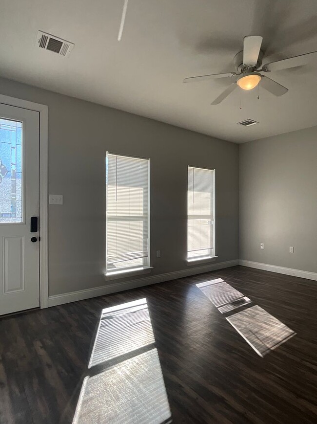 Building Photo - 202 Lacey Eden Ln