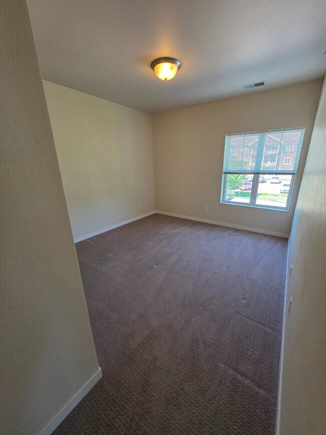 Building Photo - 2 Bedroom | 1 Bathroom 2nd Floor Apartment...