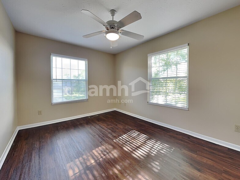 Building Photo - 9021 Crimson Oak Dr