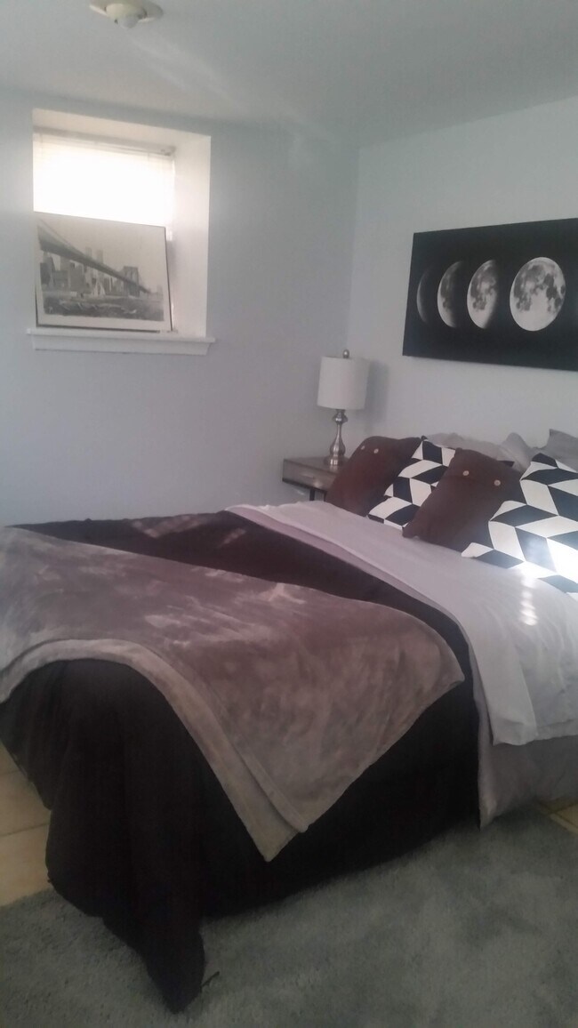 Building Photo - 5017 S Drexel Blvd