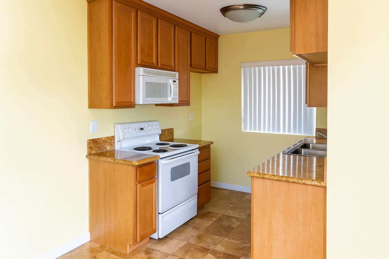 Kitchen - 1107 Sepulveda Blvd