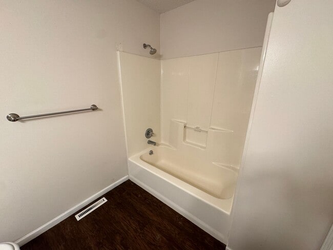 Building Photo - short term lease available