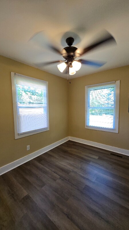 Building Photo - 1229 Greenfield Dr