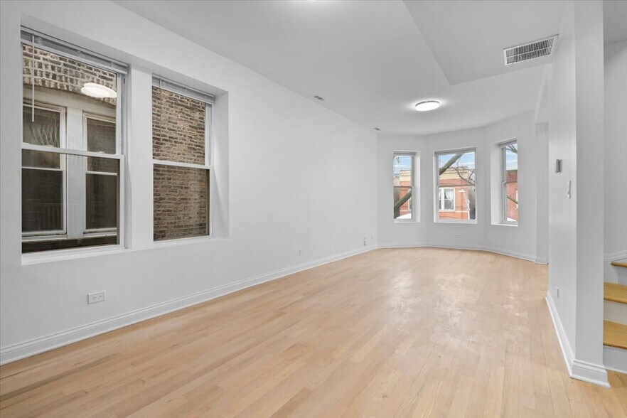 Building Photo - 2649 W Thomas St