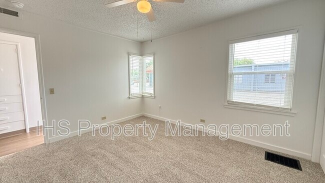 Building Photo - 1209 George Washington Way