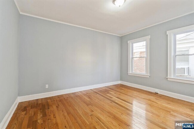 Building Photo - 41-43 Poe Avenue Unit 1