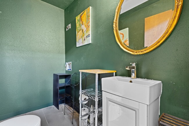 Building Photo - 15 3rd St