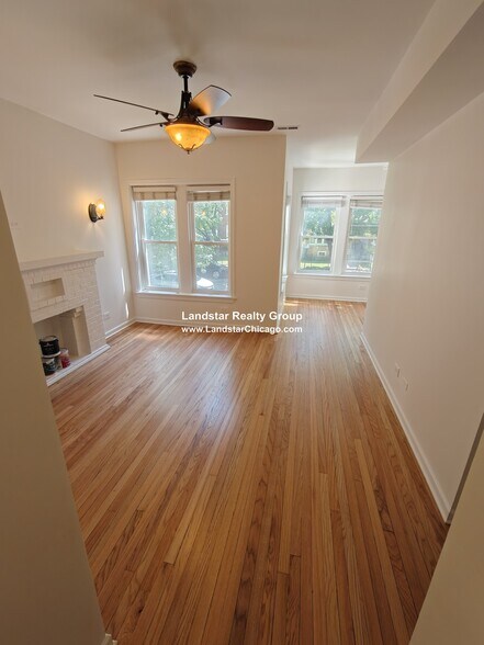 Building Photo - 4946 N Ridgeway Ave
