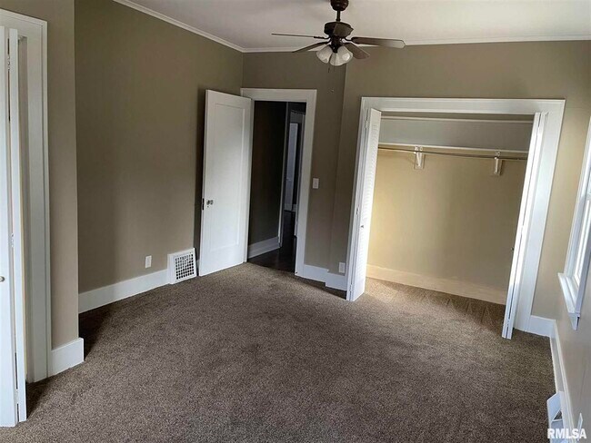 Building Photo - 2139 30th St