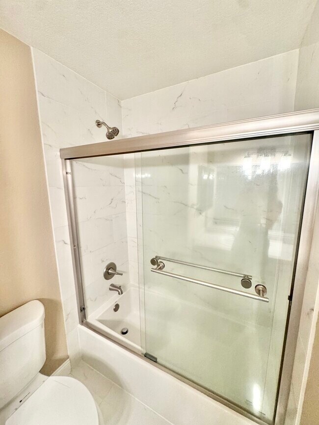 Building Photo - Three Bedroom, Two Bath Home in Citrus Hei...