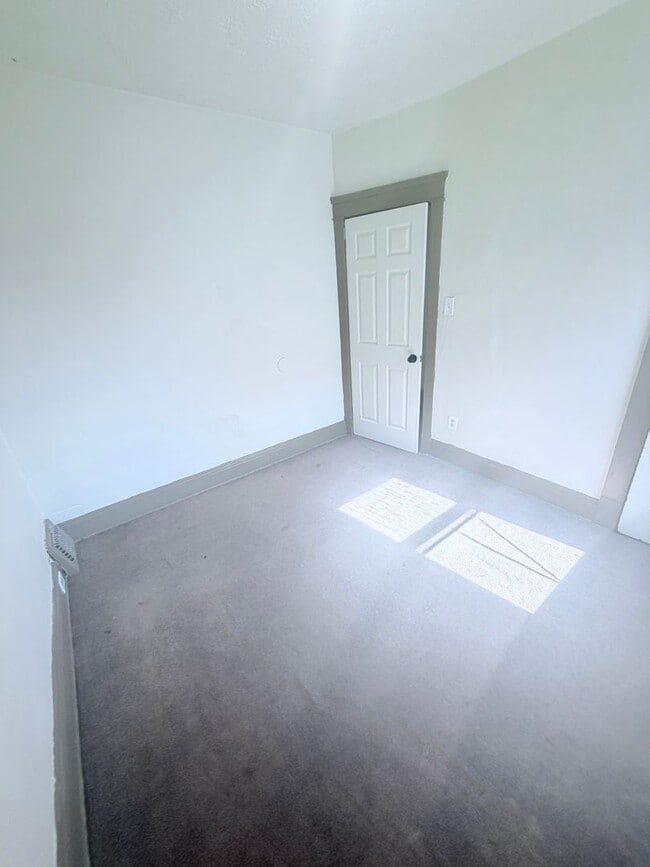 Building Photo - 3395- 3397 W. 100th