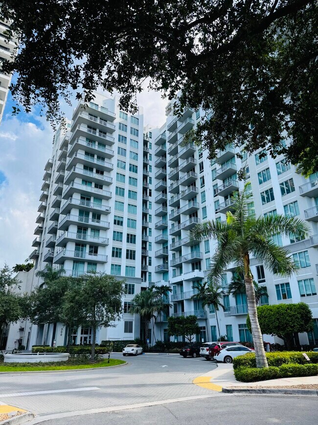 Building Photo - 300 S Australian Ave