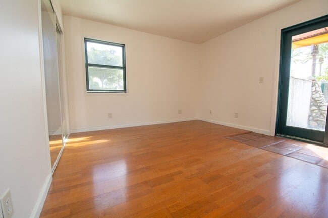 Building Photo - 3643 N Mills Ave