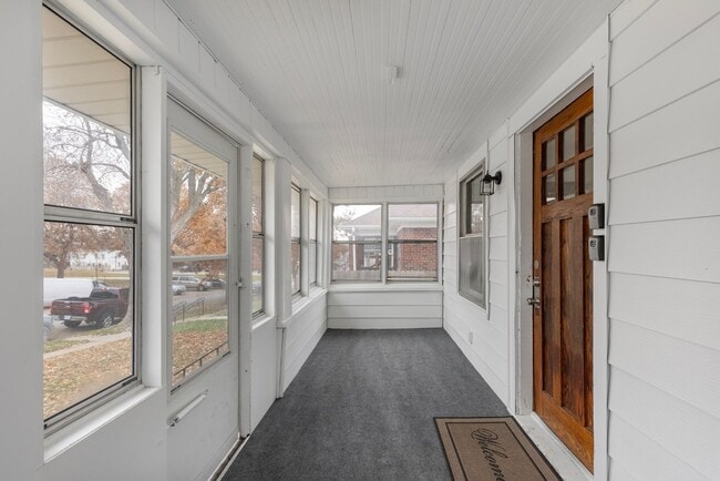 Building Photo - MOVE-IN READY!!!!