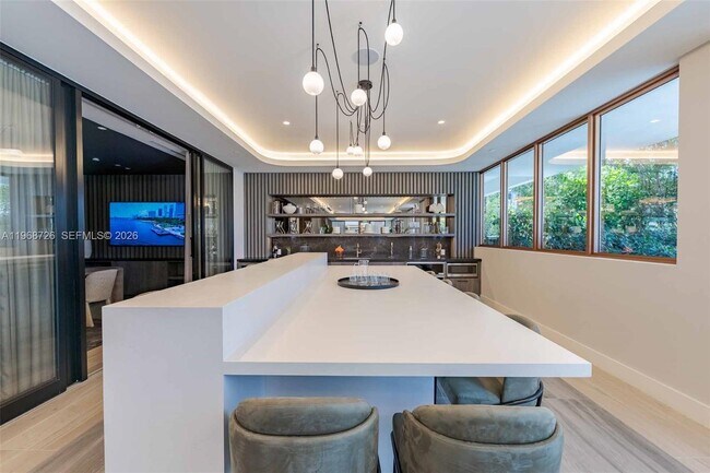 Building Photo - 3900 Alton Rd