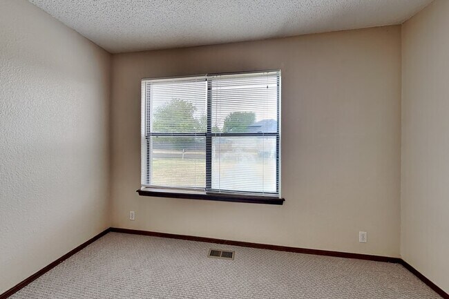 Building Photo - 2200 Sandy Creek Trail