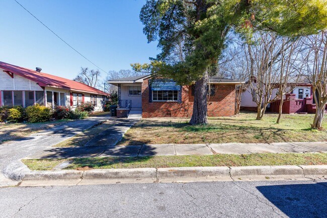 Building Photo - 3 BR home in Tarrant
