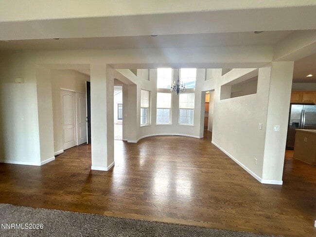 Building Photo - 3084 10 Mile Dr