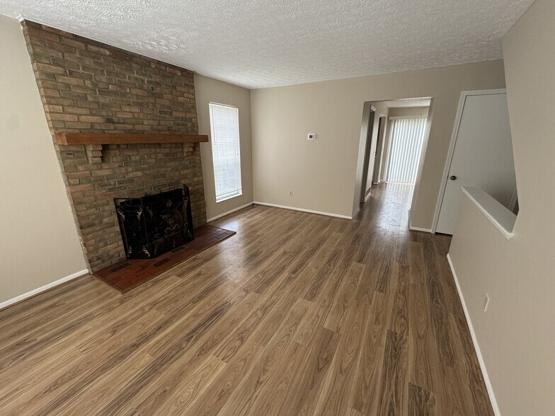 Family Room - 7766 Hansgrove Ct