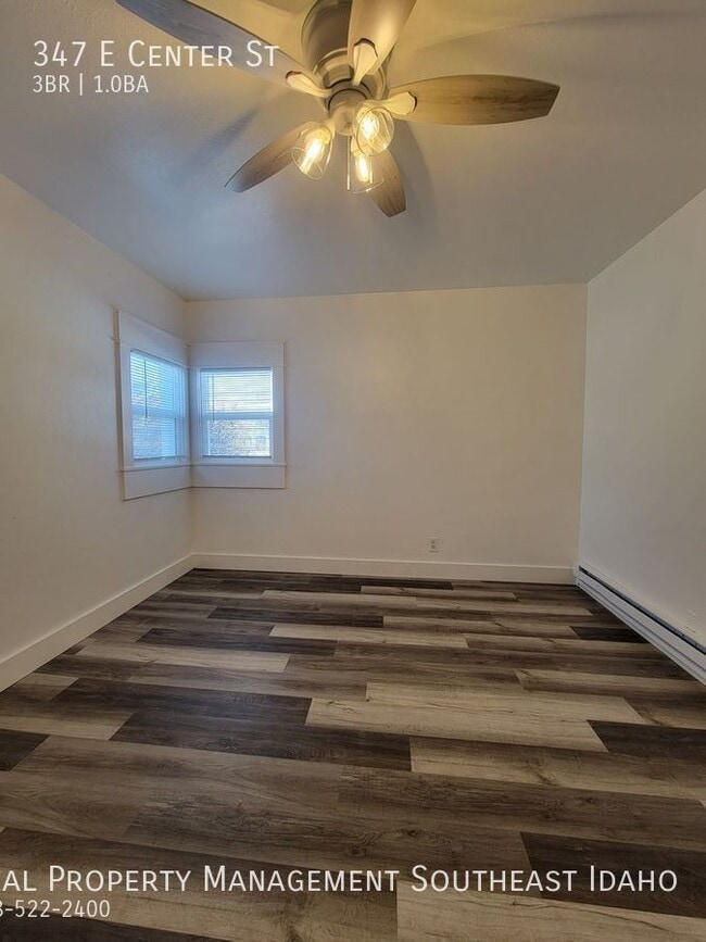 Building Photo - 347 E Center St