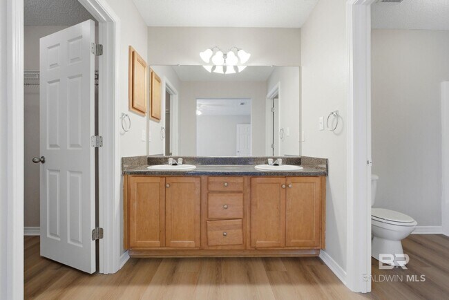 Building Photo - 11730 Madrone Ln