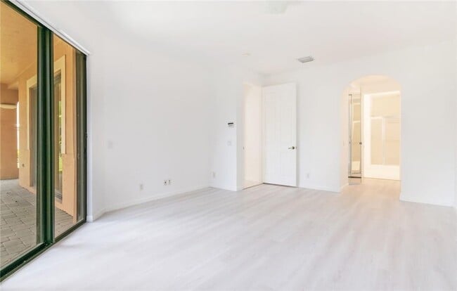 Building Photo - 2692 Center Ct Dr