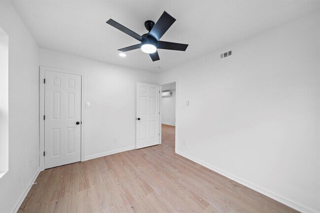Building Photo - 3521 McIlhenny St