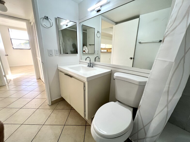 Building Photo - 10315 NW 9th Street Cir