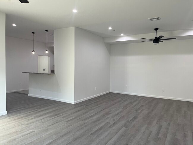 Building Photo - 3150 Verdugo Rd