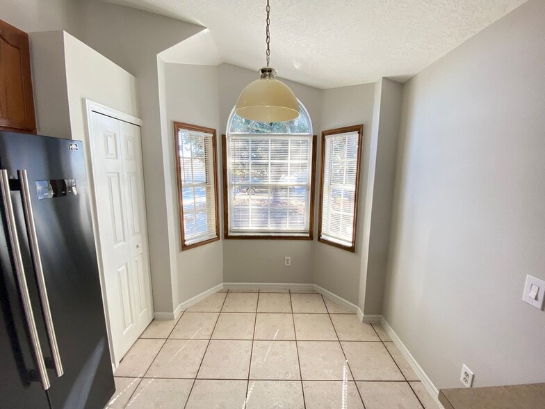 Building Photo - 132 Rose Hill Trail