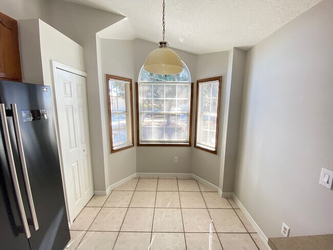 Building Photo - 132 Rose Hill Trail