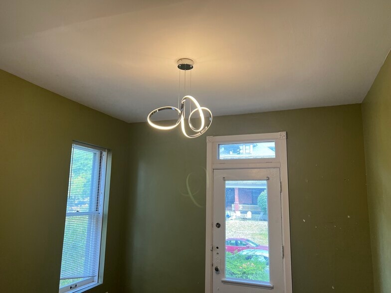NEW LED LIGHTING - 29 E Northwood Ave