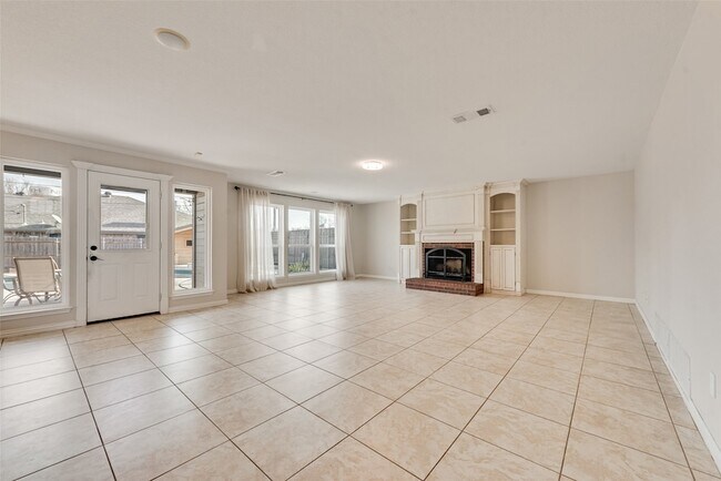 Building Photo - 6902 Kara Pl