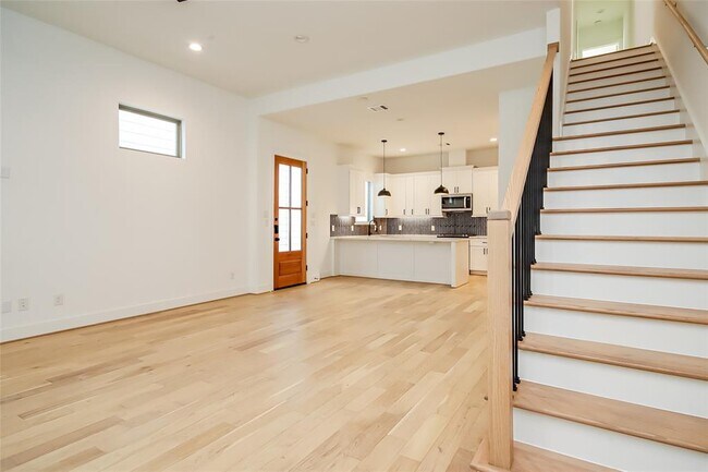 Building Photo - 3044 Truxillo St