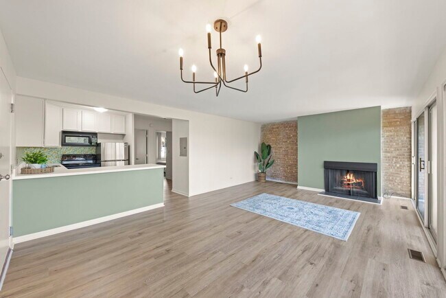 Building Photo - 5821 Oakwood Dr
