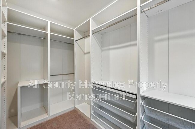 Building Photo - 7513 Laburnam Rd