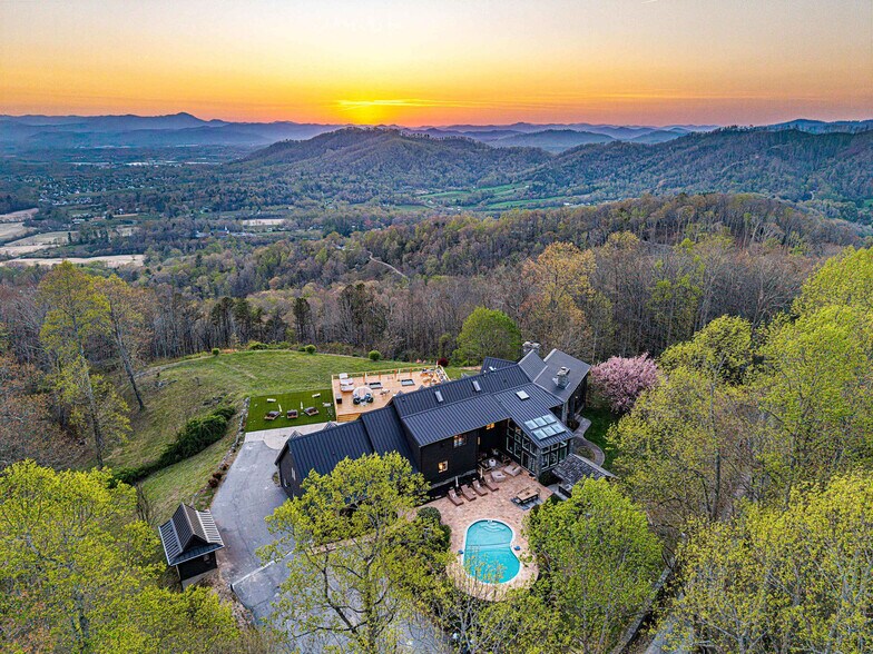 Building Photo - 22 Vineyard Hill Dr