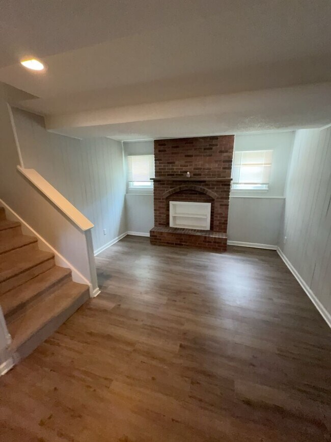 Building Photo - 3 BR/2BA | Newly Renovated Single Family Home | Car Covered Parking | Gated backyard