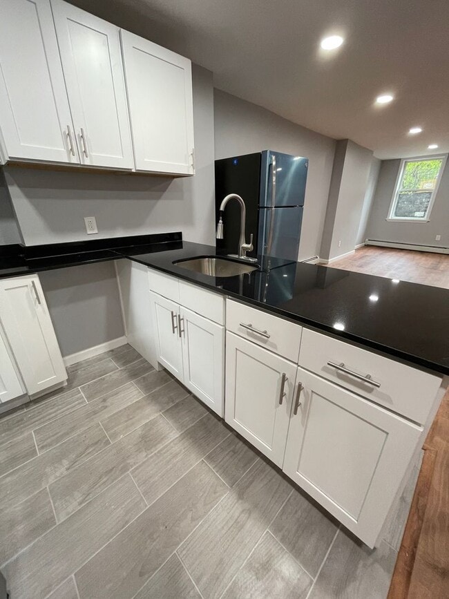 Building Photo - 156 South St