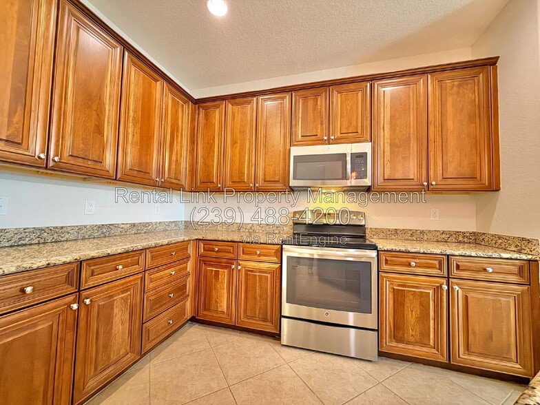 Building Photo - 11768 Paseo Grande Blvd