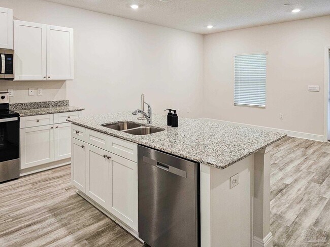 Building Photo - 1211 Fairchild Vlg Dr