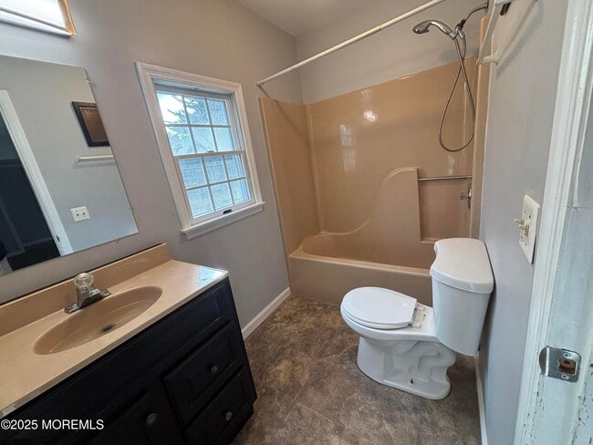 Building Photo - 1005 Beach Blvd