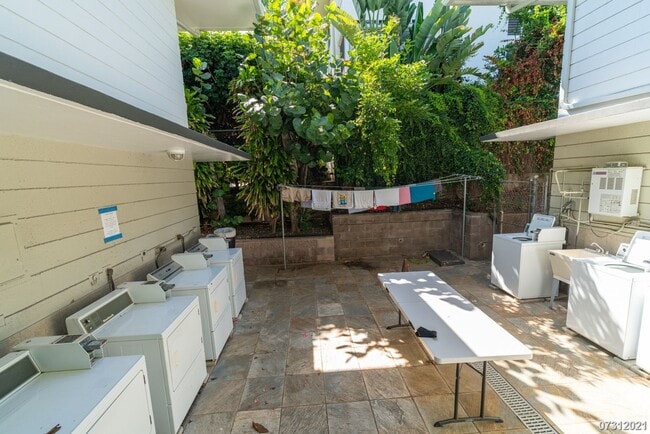 Building Photo - RECENTLY RENOVATED GROUND FLOOR PUALEI CIR...
