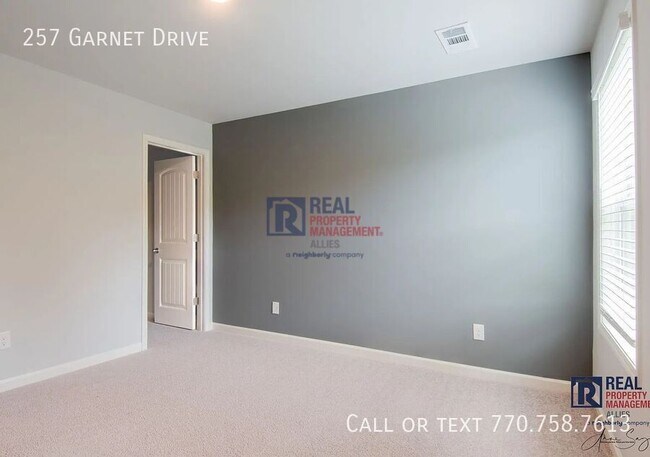 Building Photo - 257 Garnet Dr