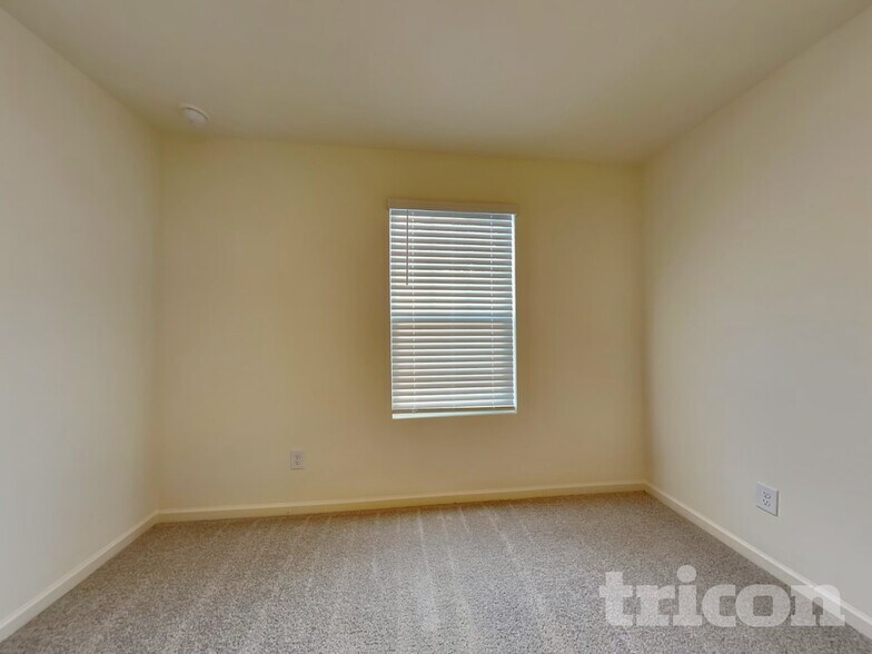 Building Photo - 192 Hynes St