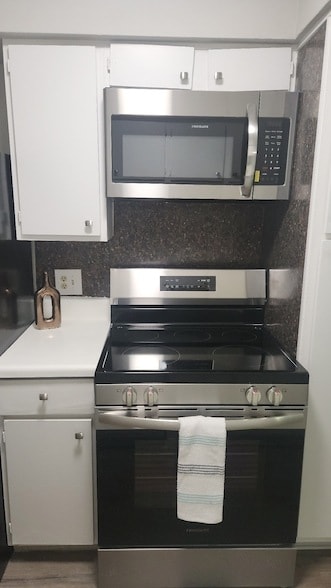 Building Photo - 3025 Walnut Bend Ln